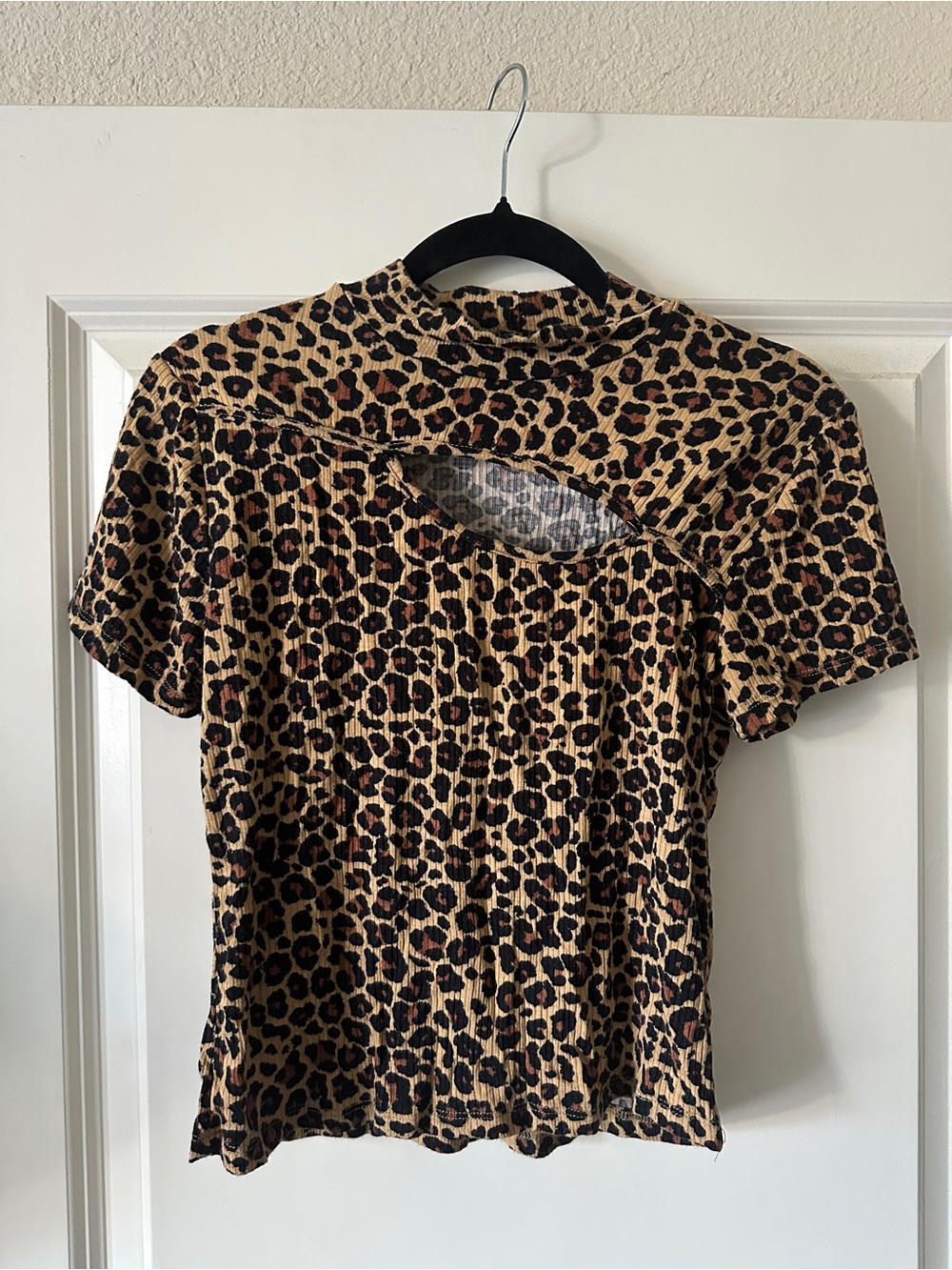 Forever 21 Leopard Cutout Crop Top - Tan, Black, Brown